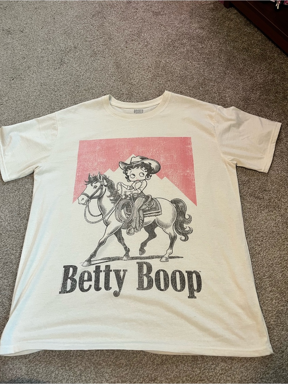 Betty Boop Cream Tee with Pink Graphic